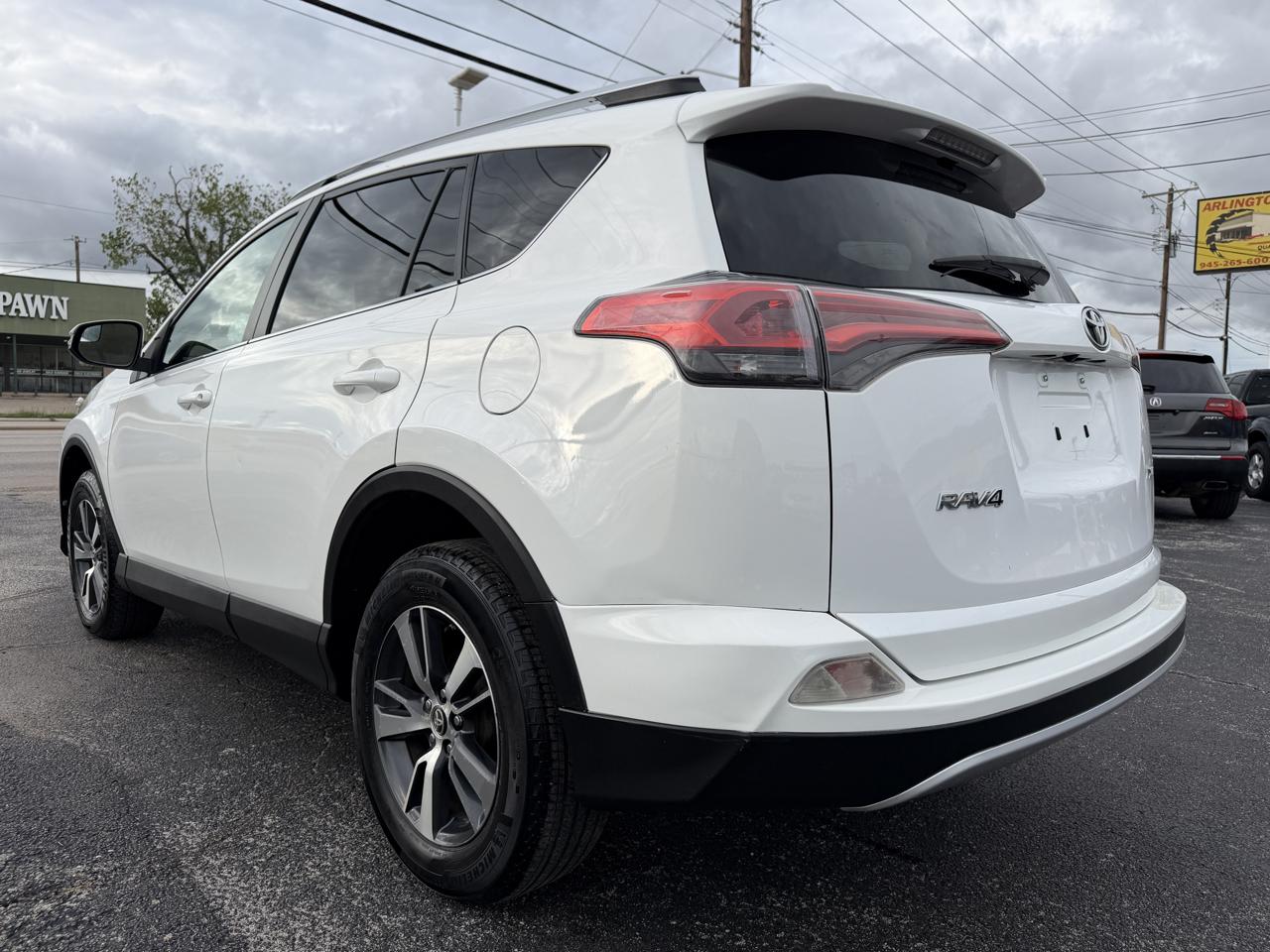 Toyota RAV4 XLE FWD 2016