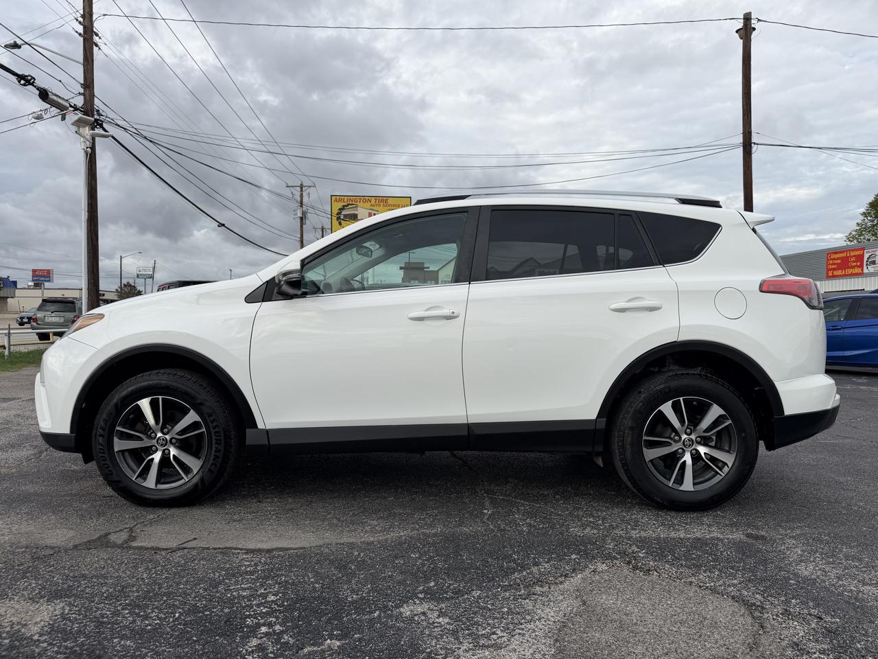 Toyota RAV4 XLE FWD 2016