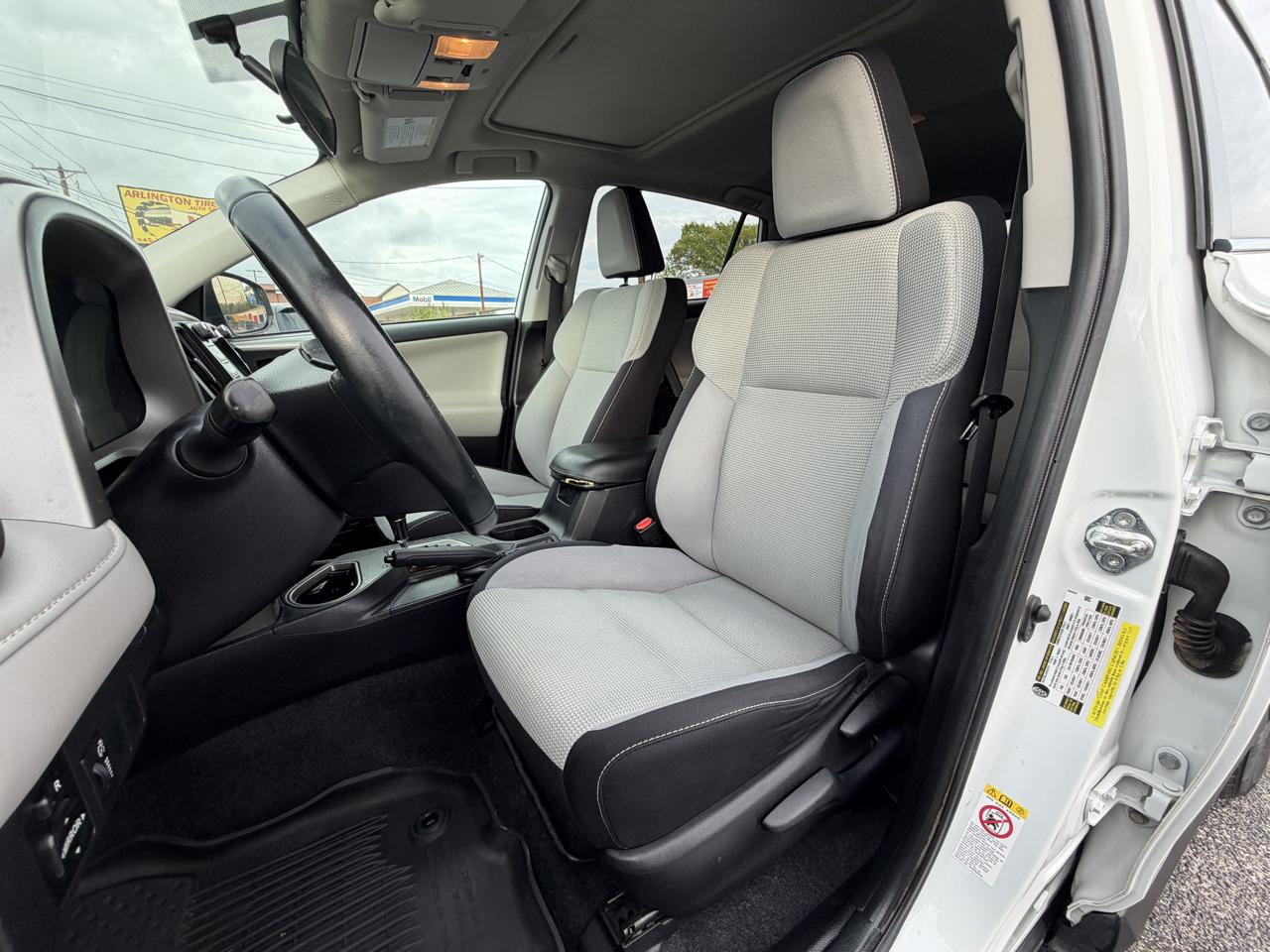 Toyota RAV4 XLE FWD 2016