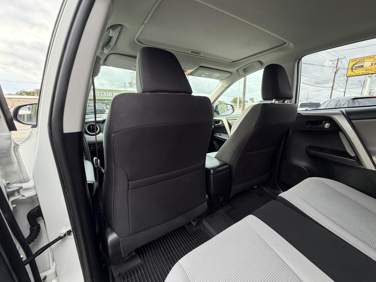 Toyota RAV4 XLE FWD 2016