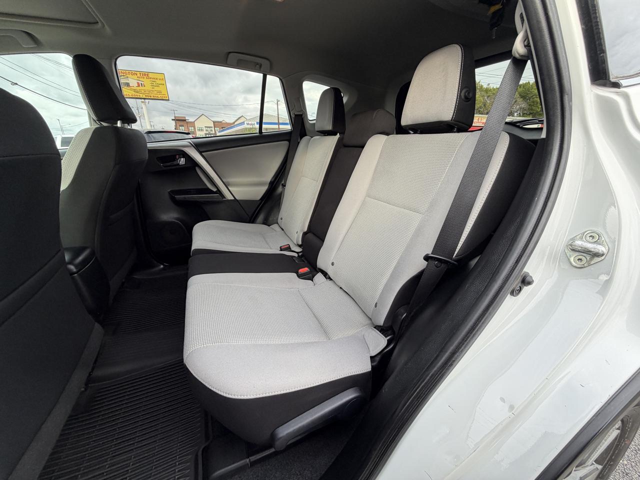 Toyota RAV4 XLE FWD 2016