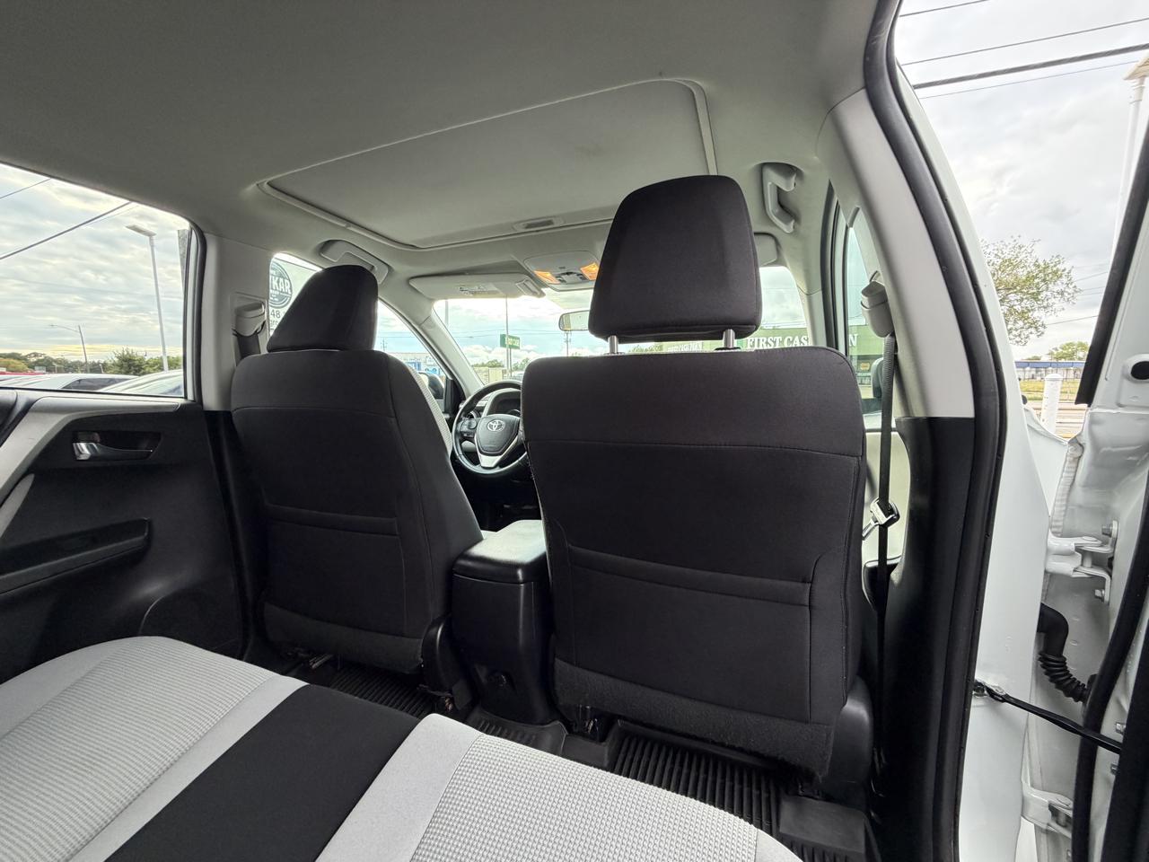 Toyota RAV4 XLE FWD 2016