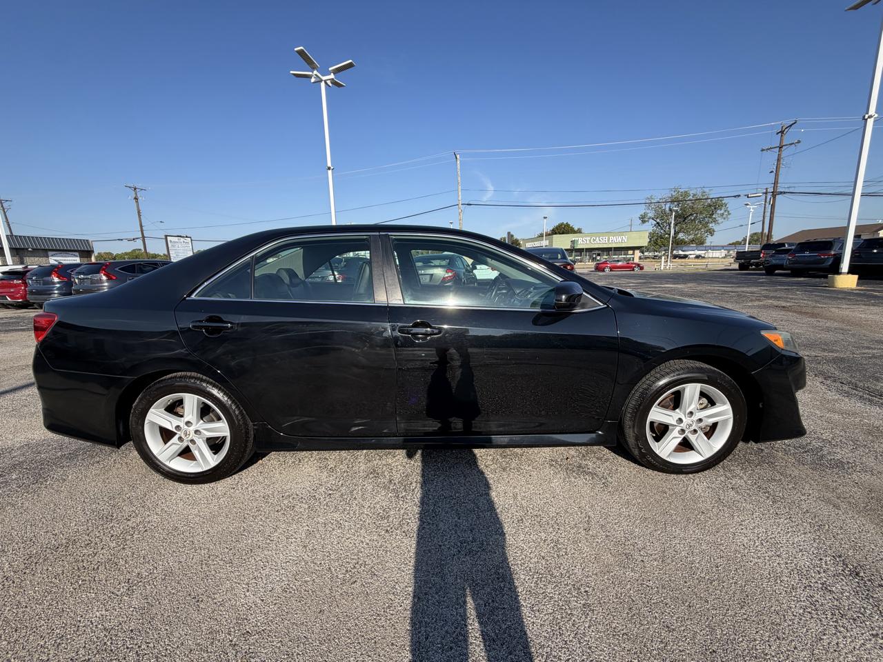 Toyota Camry SE 2012