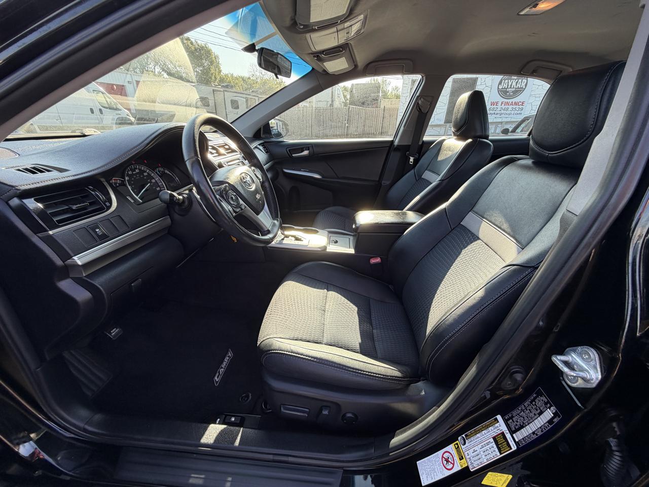 Toyota Camry SE 2012