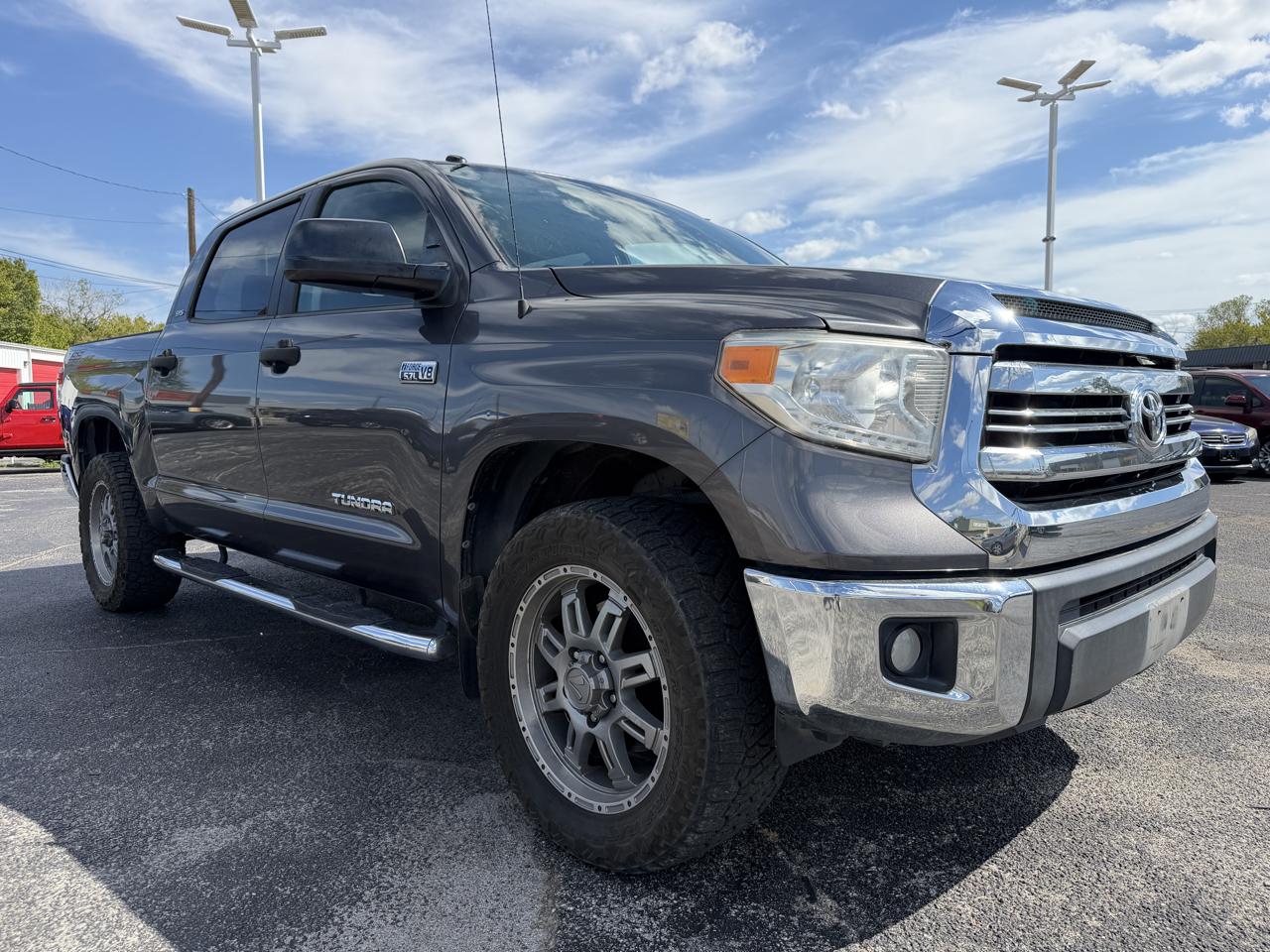 Toyota Tundra SR5 5.7L V8 FFV CrewMax 4WD 2017