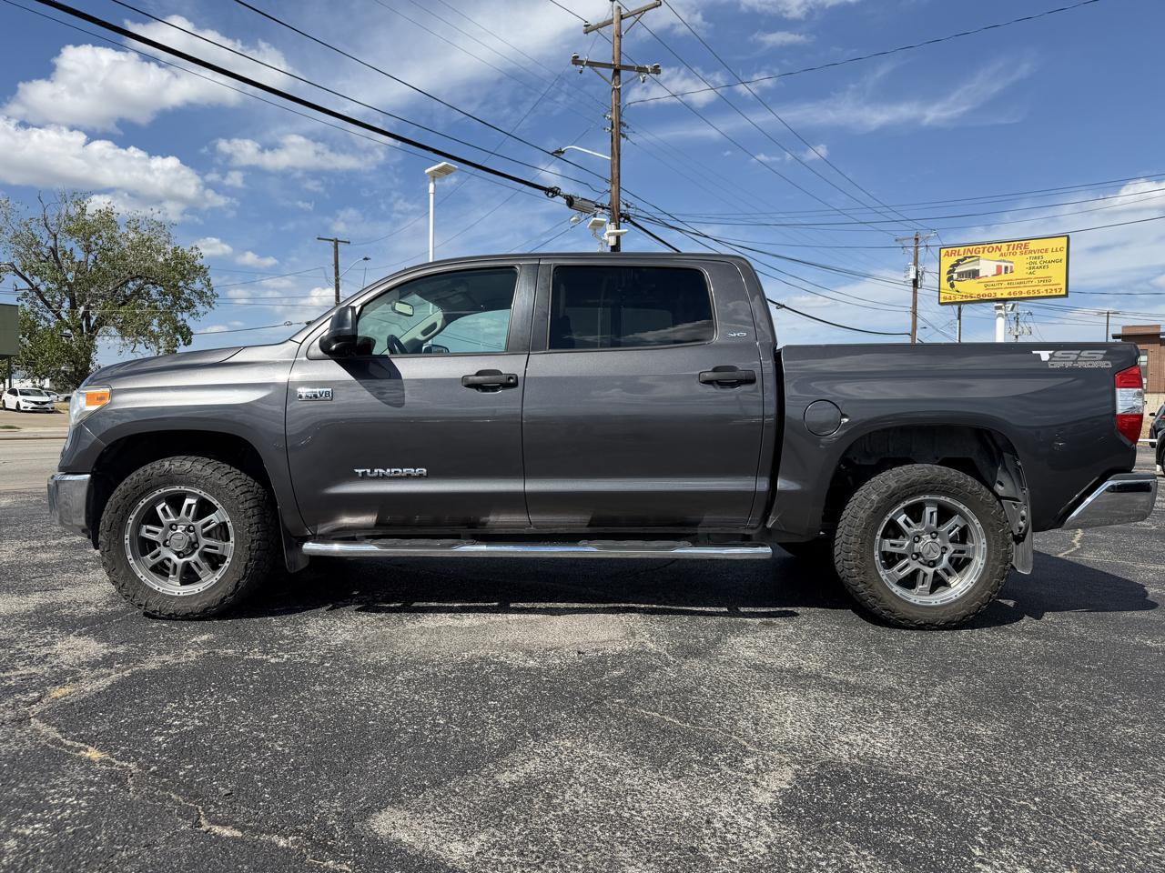 Toyota Tundra SR5 5.7L V8 FFV CrewMax 4WD 2017