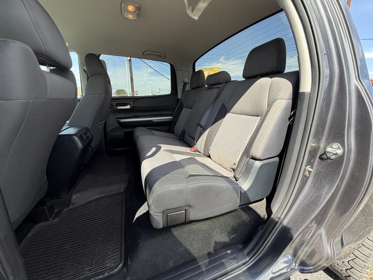 Toyota Tundra SR5 5.7L V8 FFV CrewMax 4WD 2017