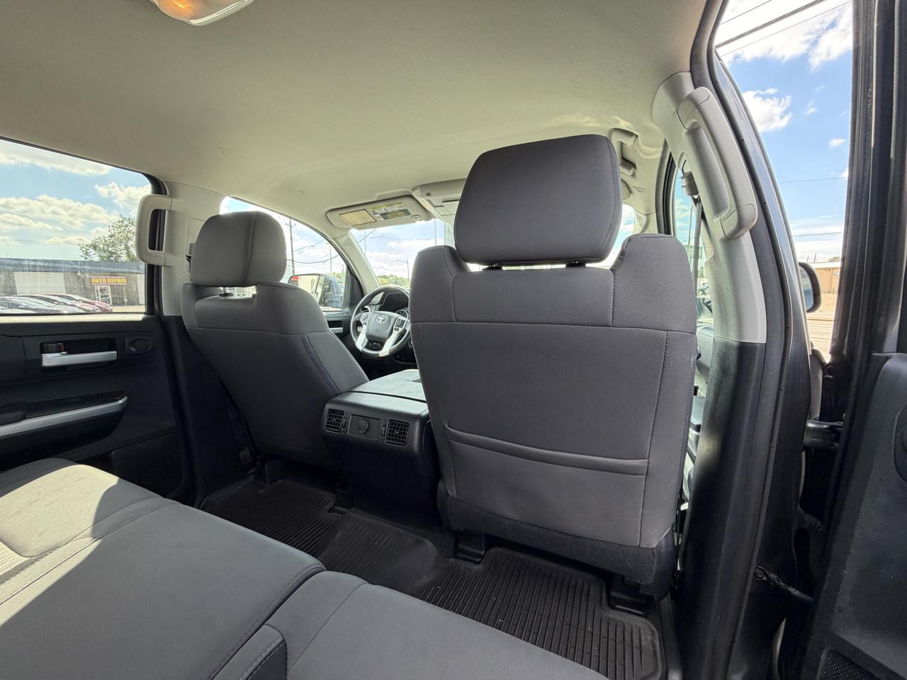 Toyota Tundra SR5 5.7L V8 FFV CrewMax 4WD 2017