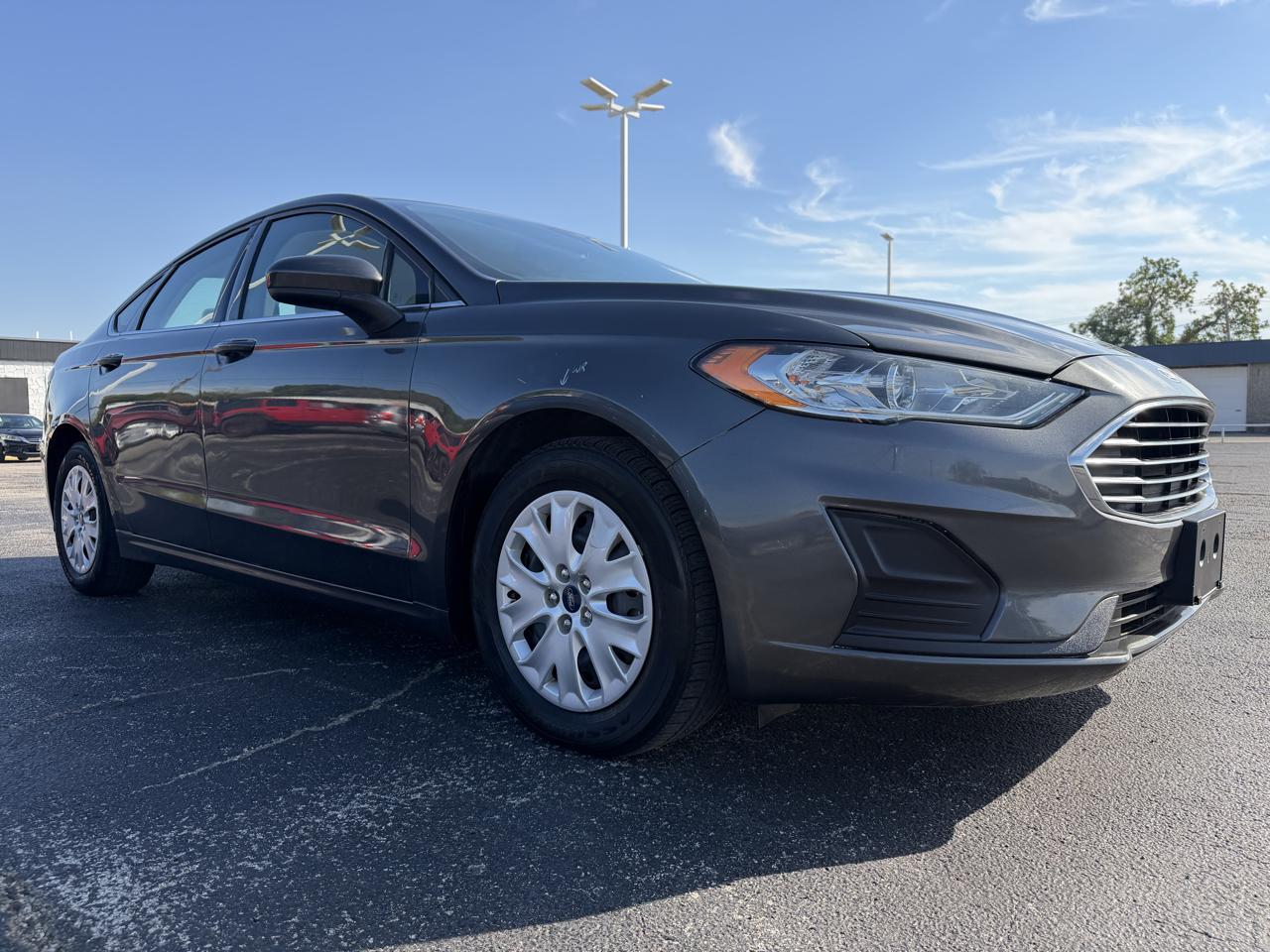 Ford Fusion S 2019