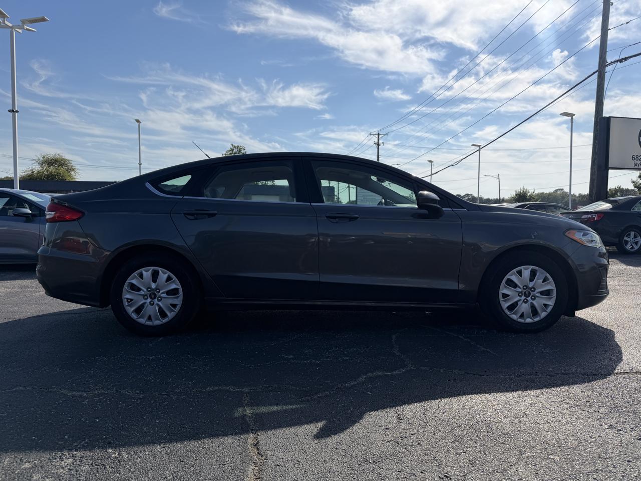 Ford Fusion S 2019