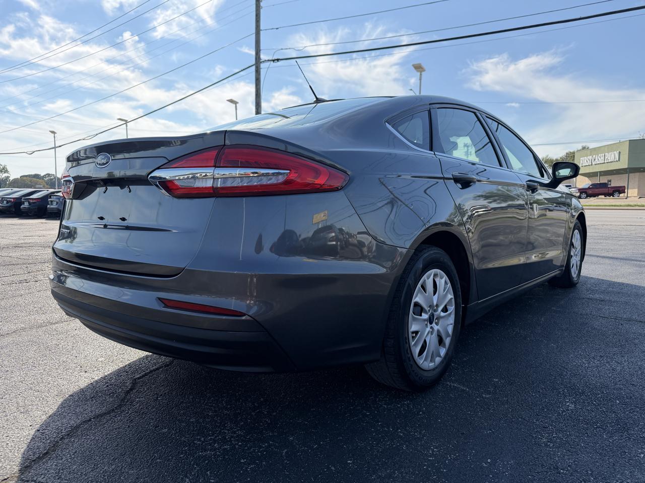 Ford Fusion S 2019