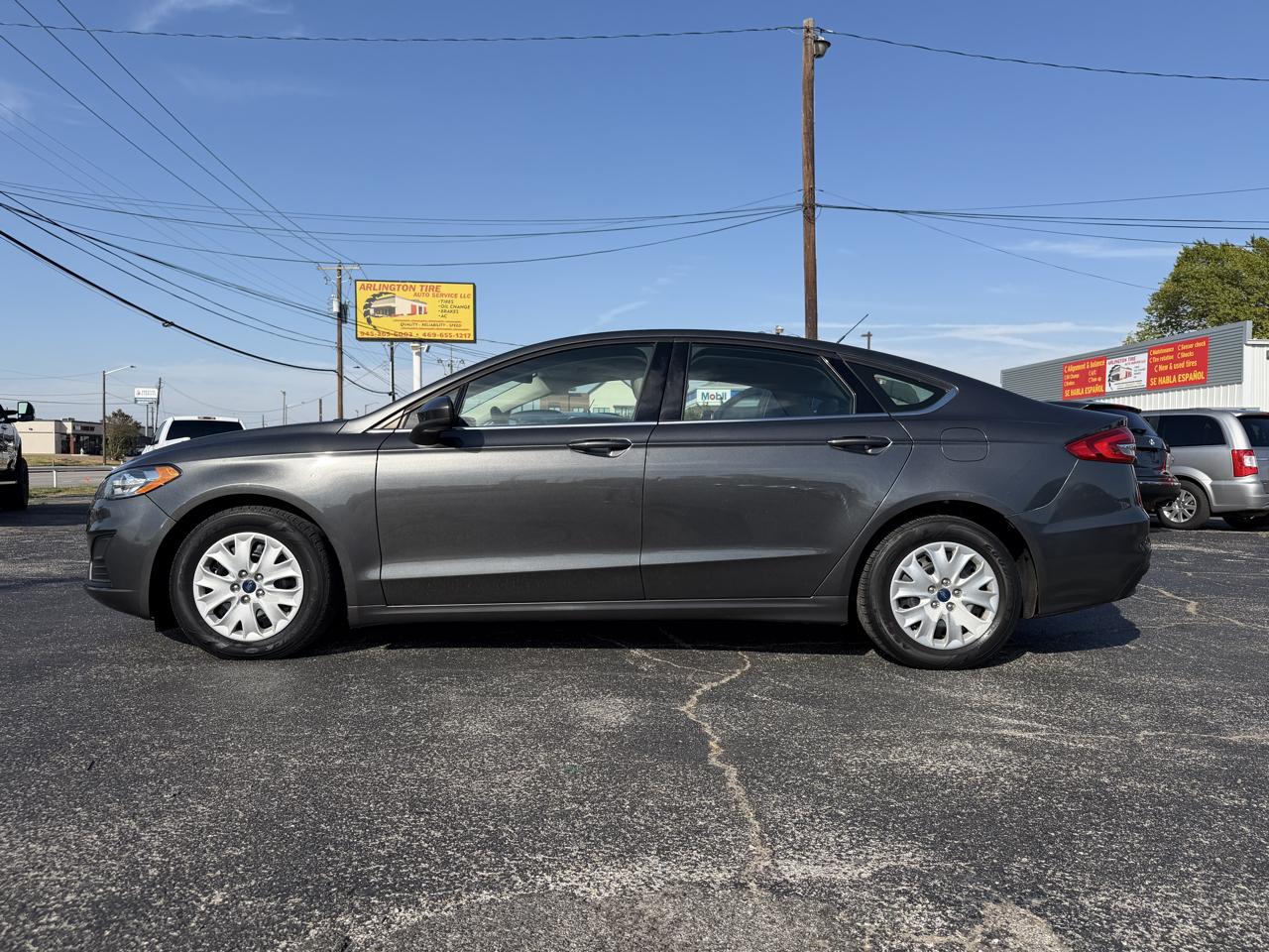 Ford Fusion S 2019