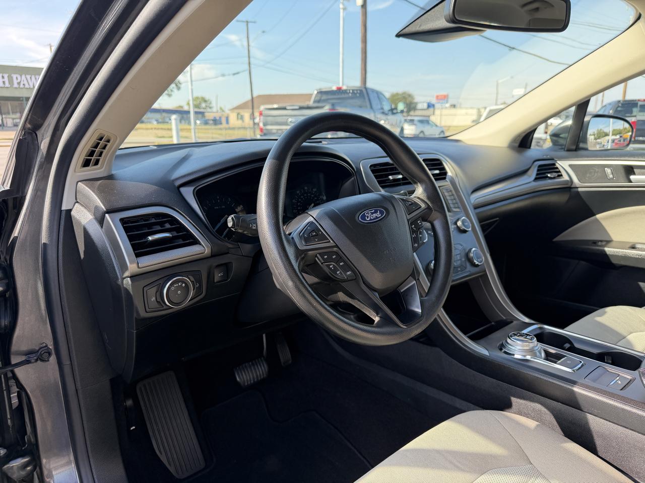Ford Fusion S 2019