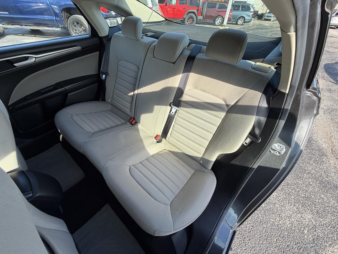 Ford Fusion S 2019