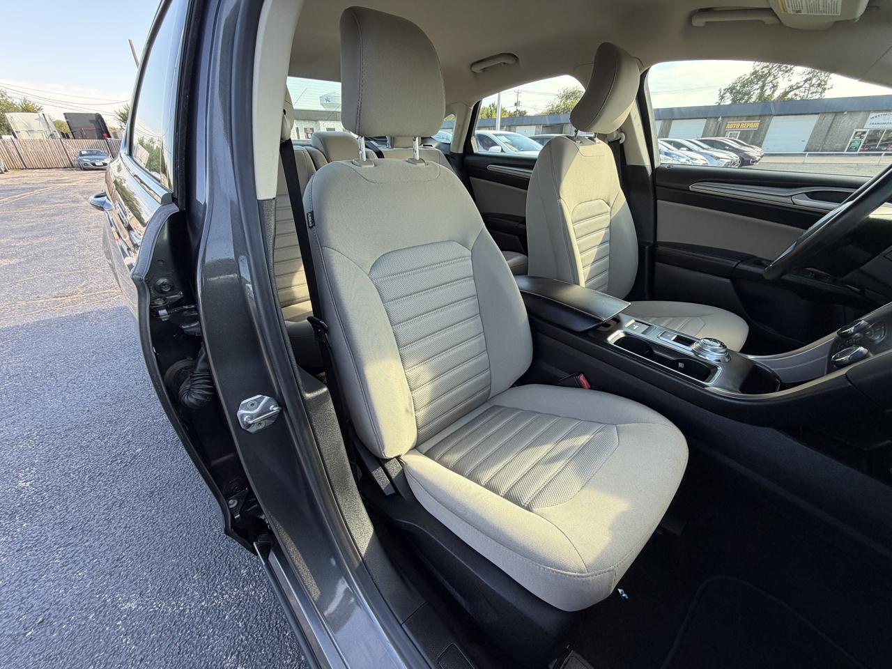 Ford Fusion S 2019