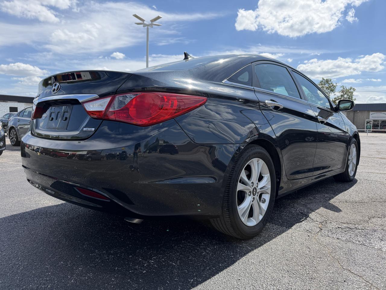 Hyundai Sonata Limited 2011