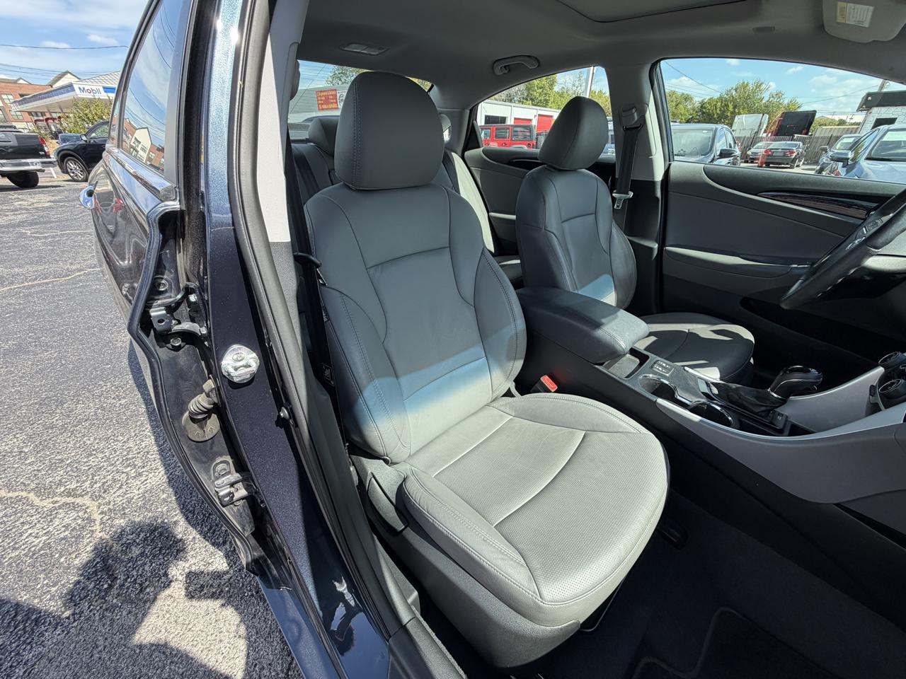 Hyundai Sonata Limited 2011