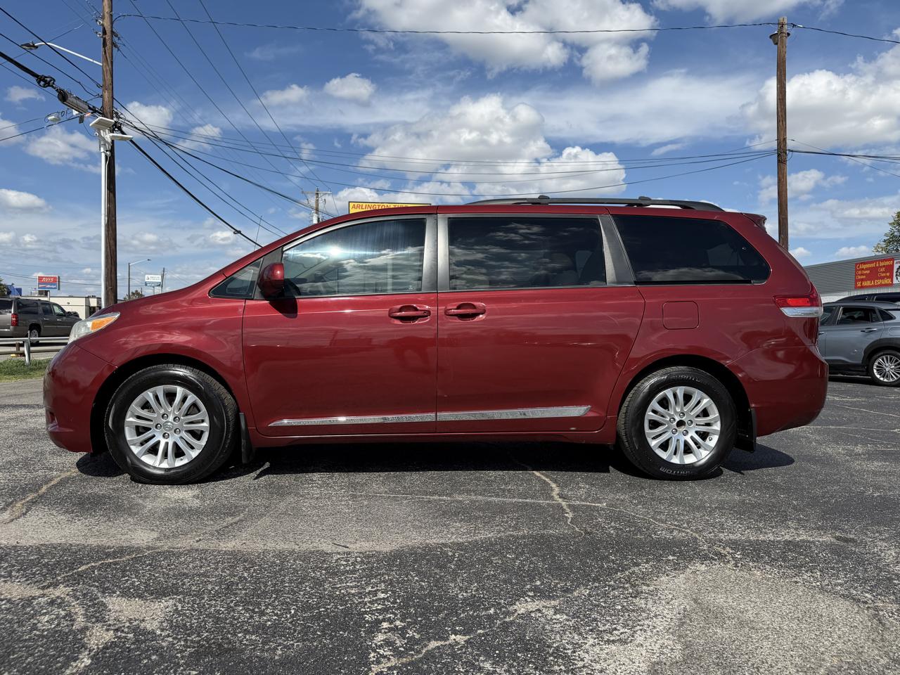 Toyota Sienna XLE FWD 8-Passenger V6 2012