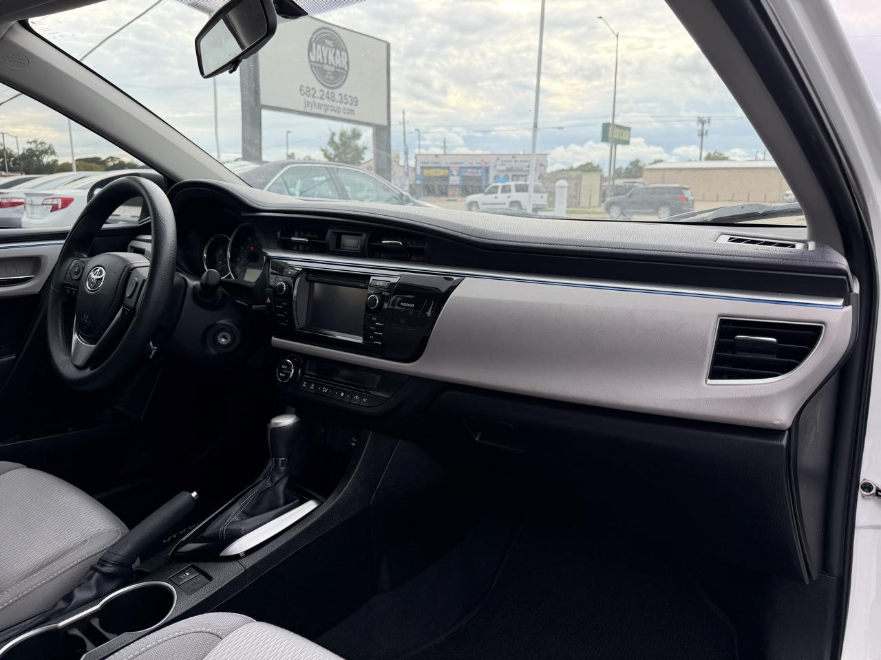 Toyota Corolla LE 2014