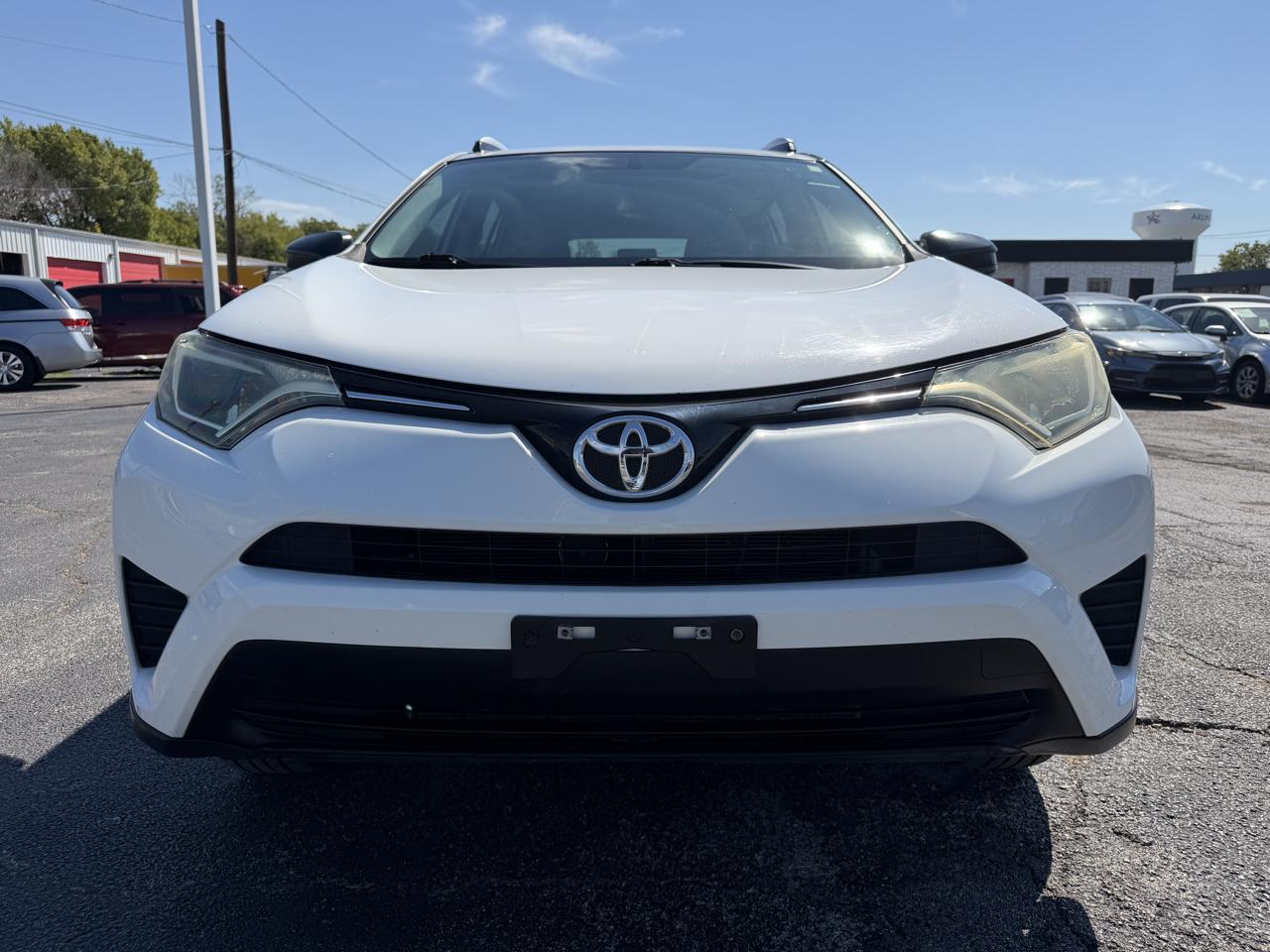 Toyota RAV4 LE FWD 2016