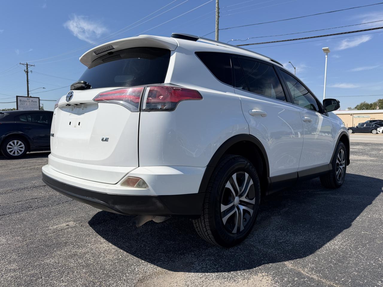 Toyota RAV4 LE FWD 2016