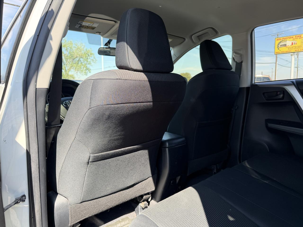 Toyota RAV4 LE FWD 2016