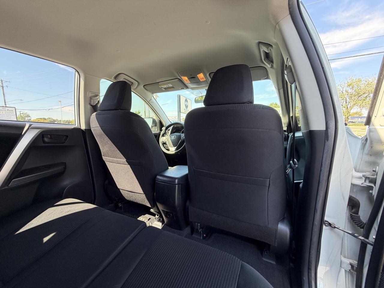 Toyota RAV4 LE FWD 2016