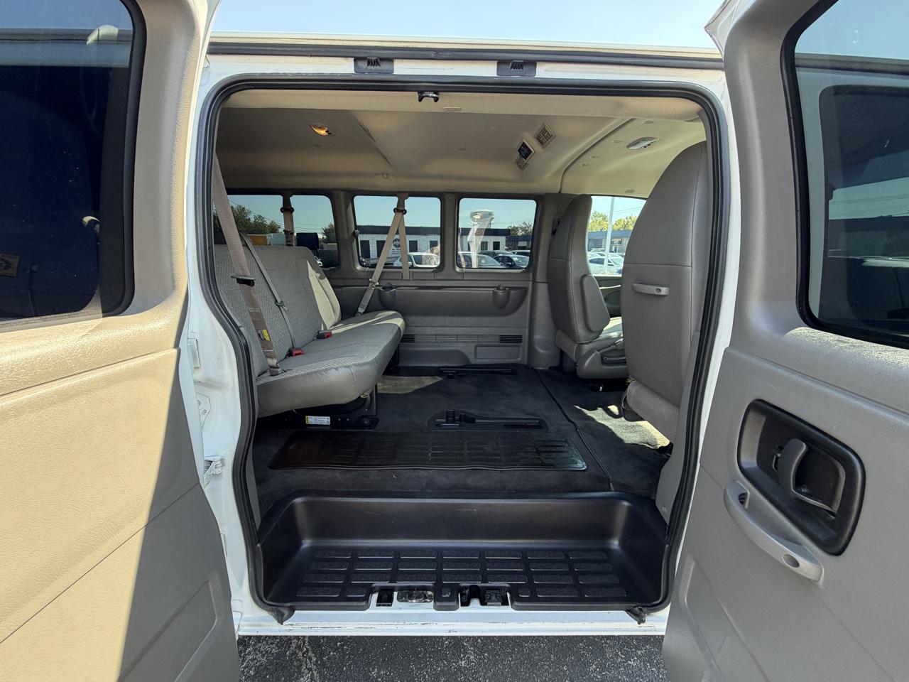 Chevrolet Express 1500 LS 2014