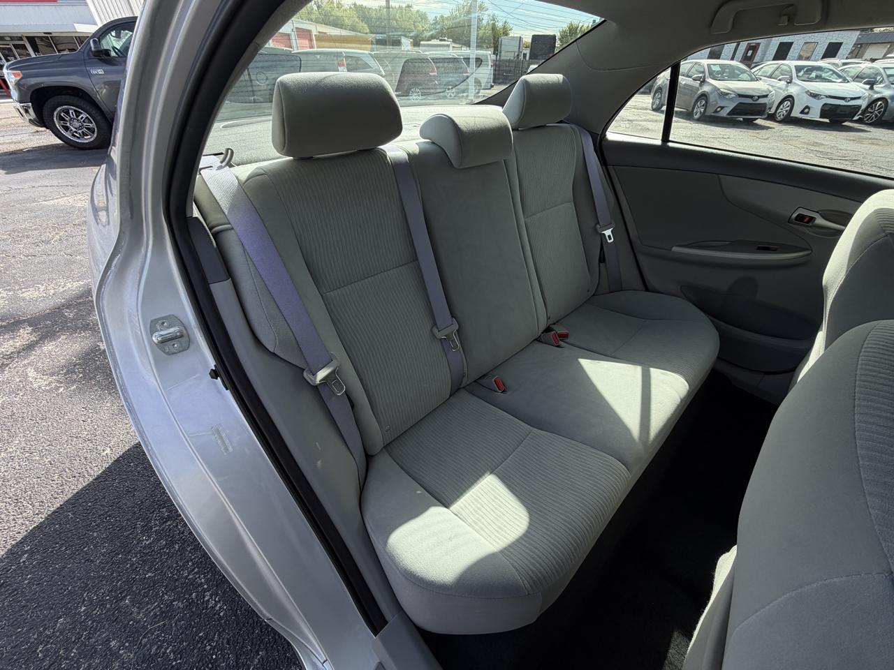Toyota Corolla LE 2010