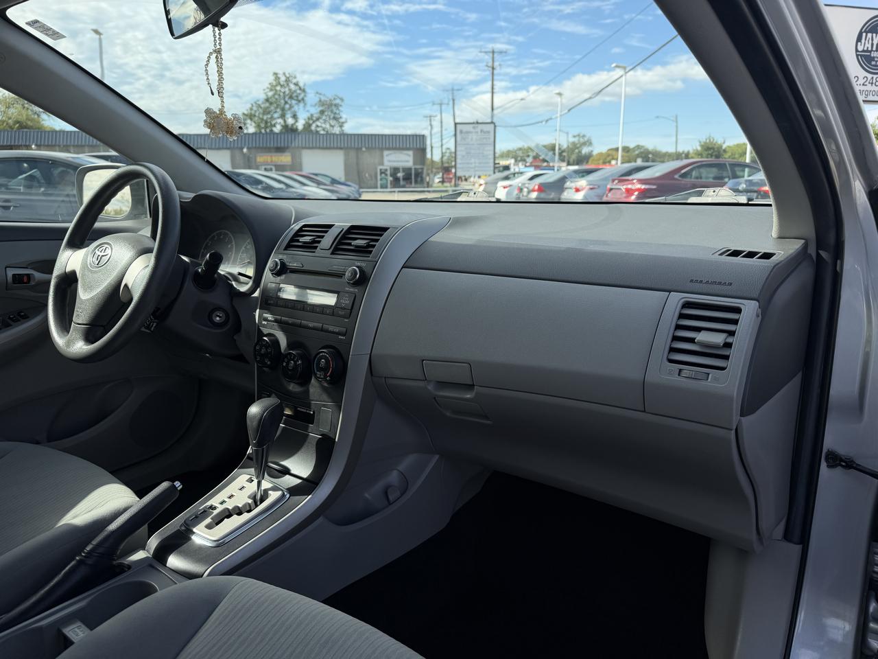 Toyota Corolla LE 2010