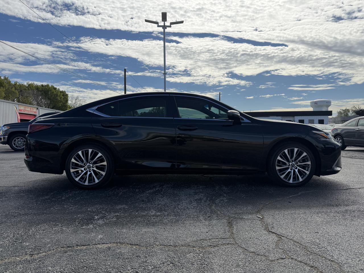 Lexus ES 350 4D Sedan 2021