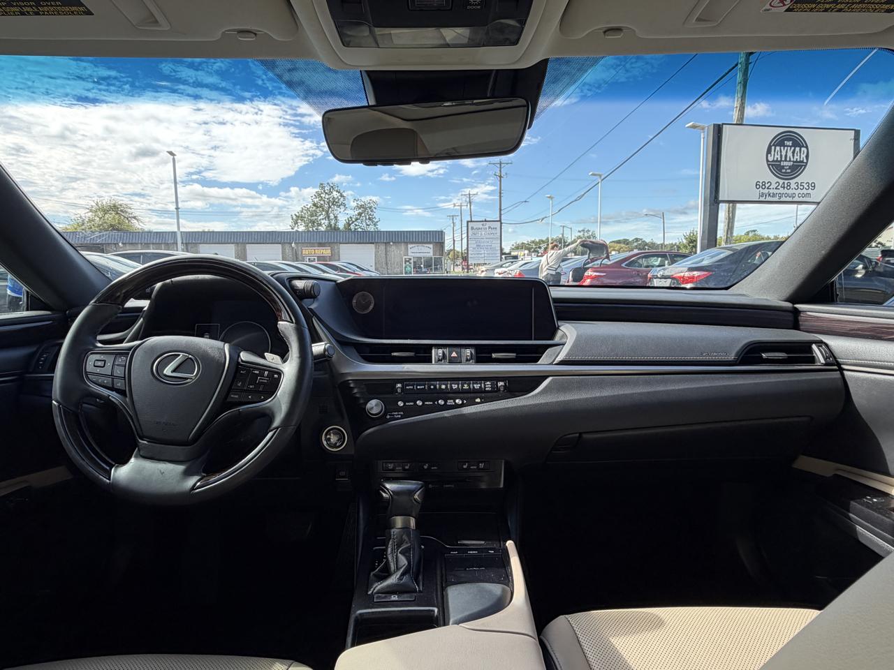 Lexus ES 350 4D Sedan 2021