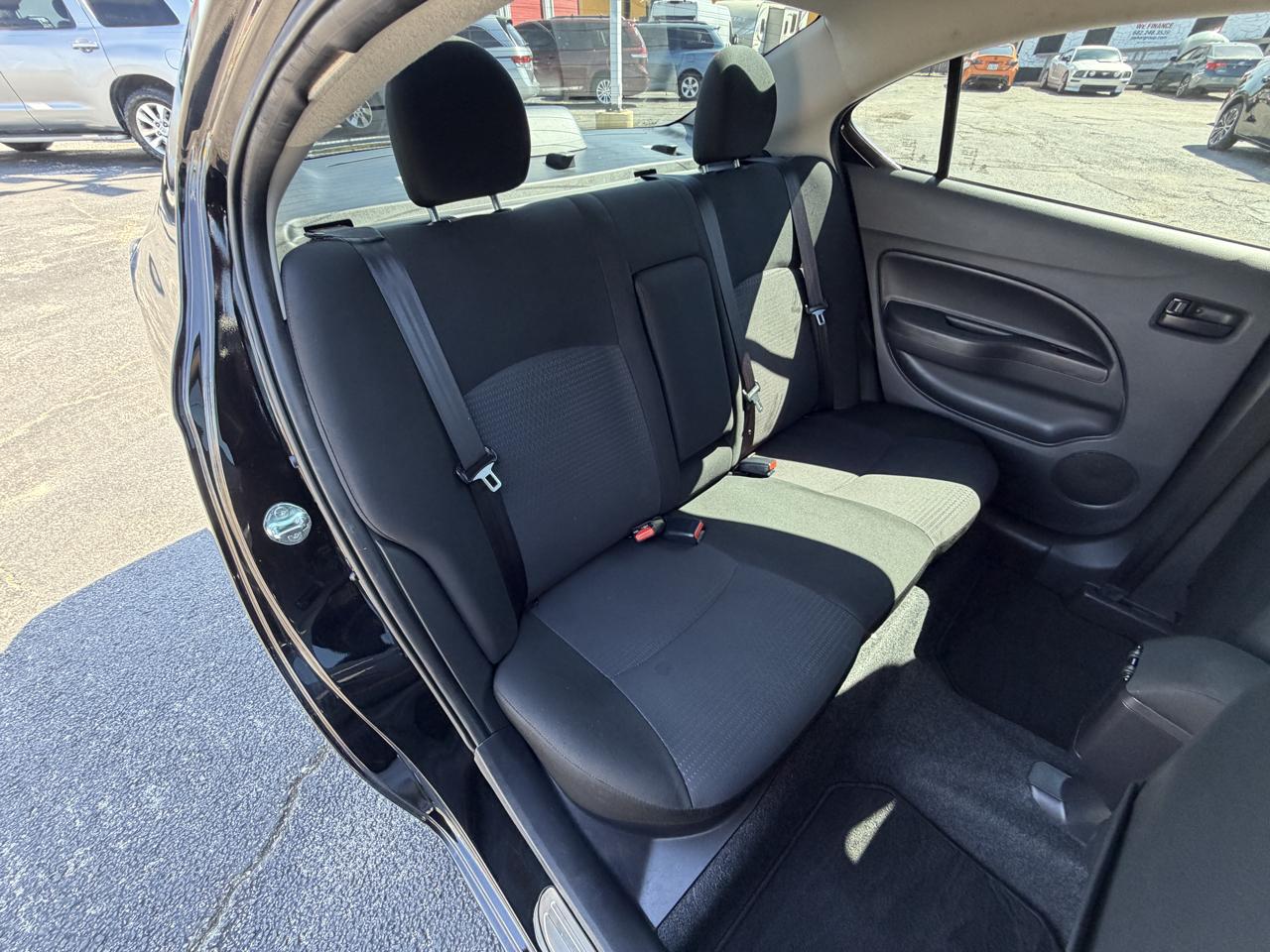 Mitsubishi Mirage G4 ES 2024