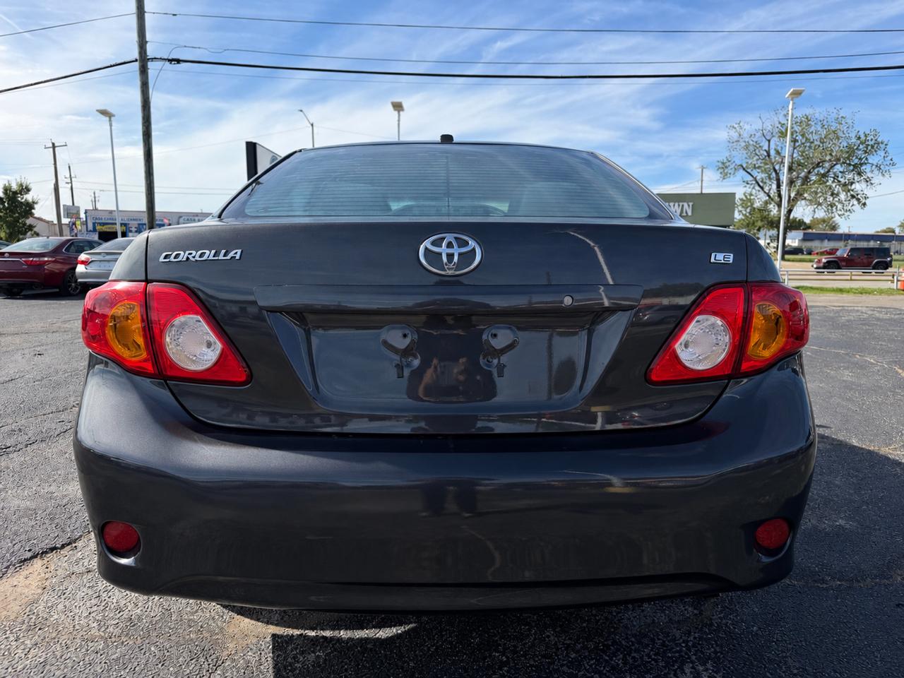 Toyota Corolla Base 4D Sedan 2010