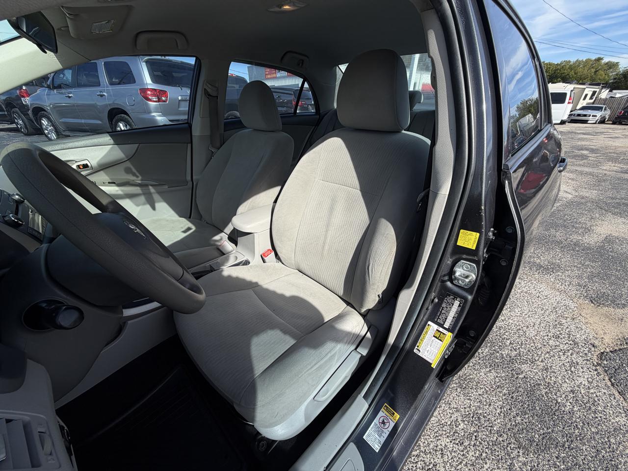 Toyota Corolla Base 4D Sedan 2010