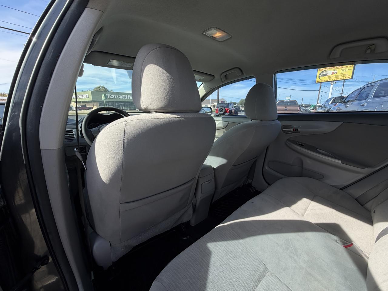 Toyota Corolla Base 4D Sedan 2010