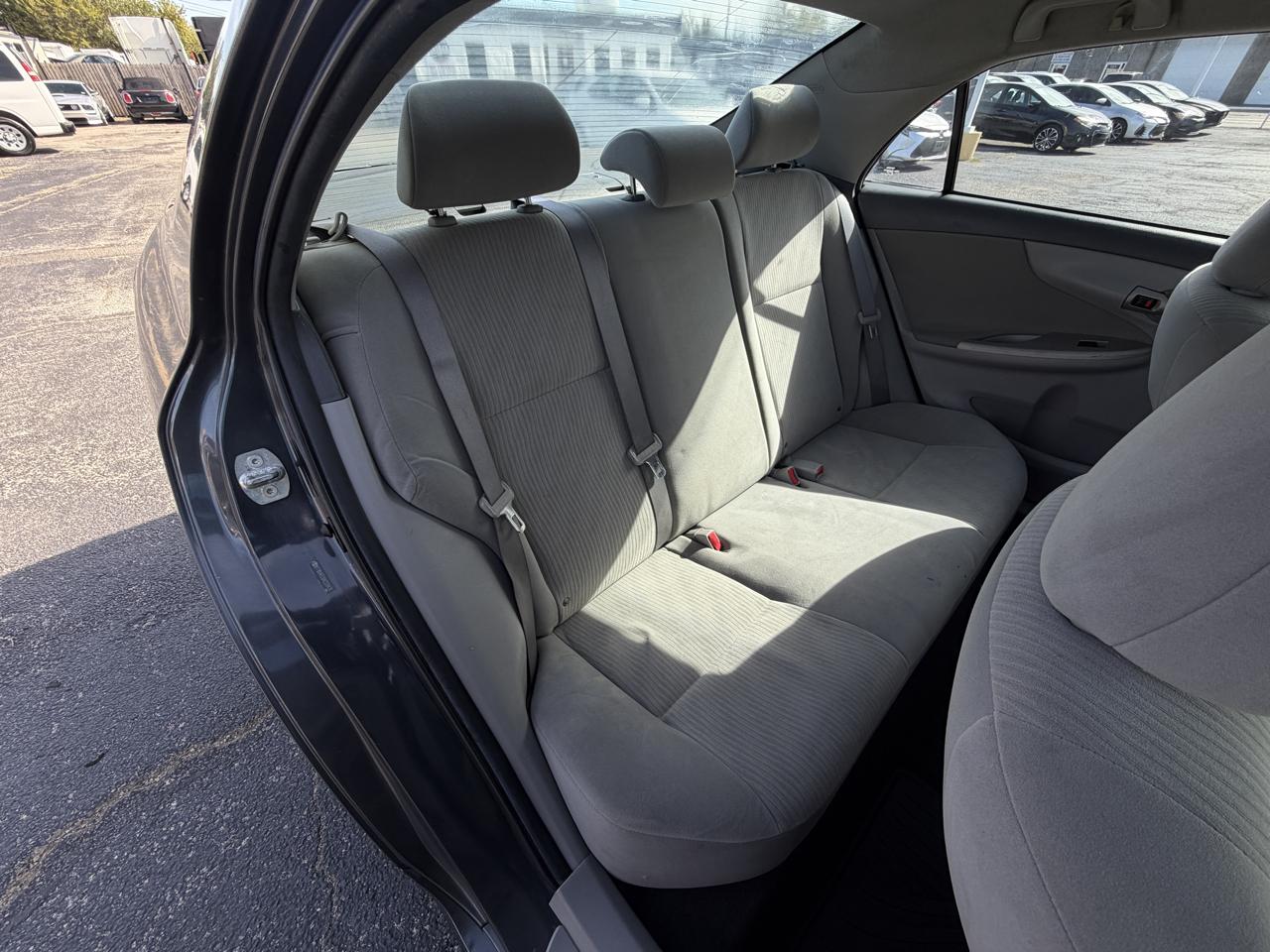 Toyota Corolla Base 4D Sedan 2010