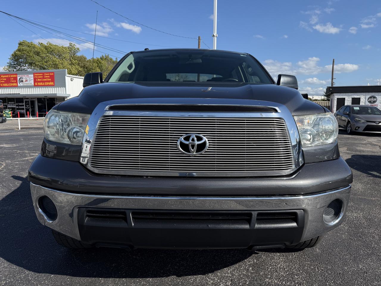 Toyota Tundra Tundra-Grade CrewMax 4.6L 2WD 2013