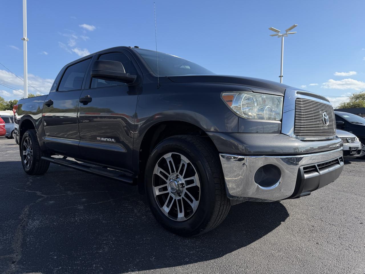 Toyota Tundra Tundra-Grade CrewMax 4.6L 2WD 2013