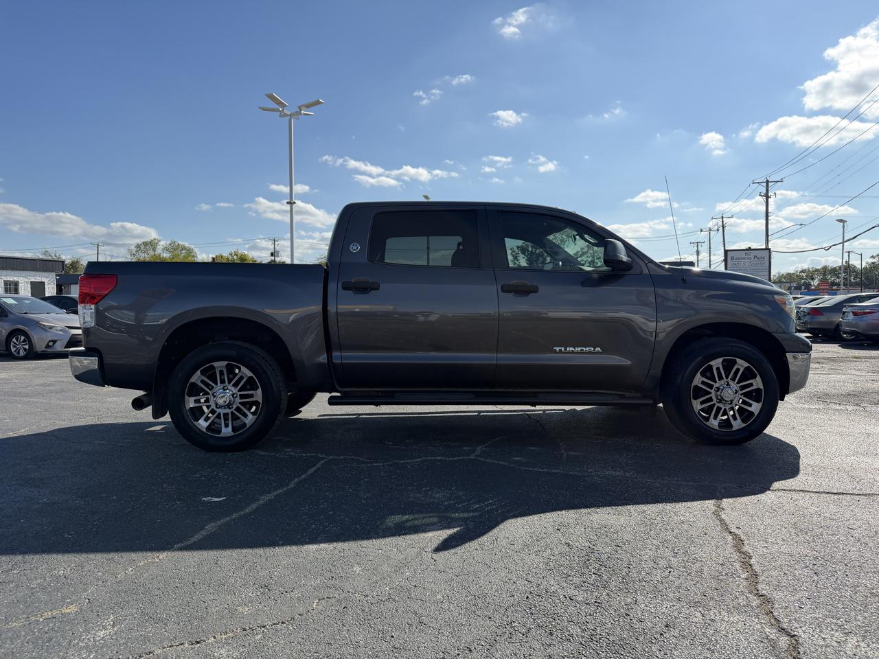 Toyota Tundra Tundra-Grade CrewMax 4.6L 2WD 2013