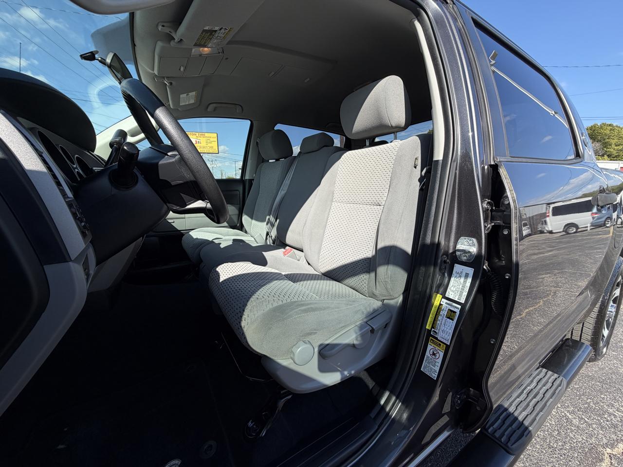 Toyota Tundra Tundra-Grade CrewMax 4.6L 2WD 2013