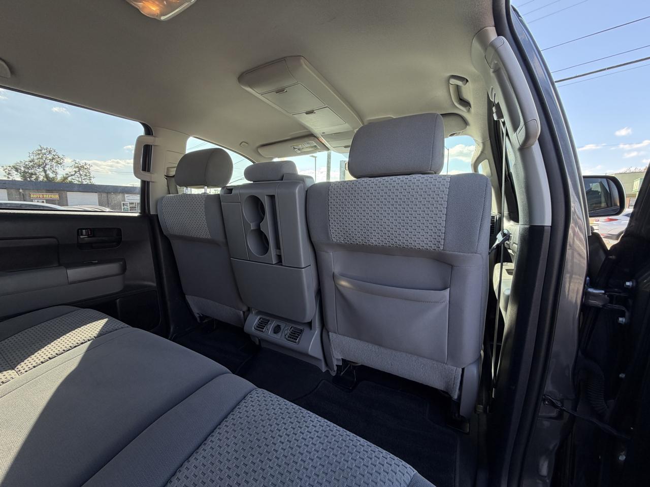Toyota Tundra Tundra-Grade CrewMax 4.6L 2WD 2013