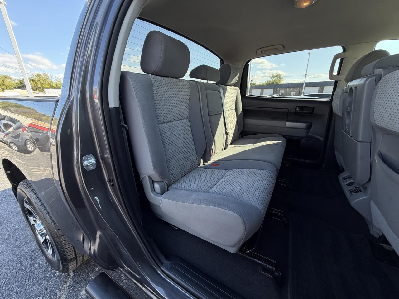 Toyota Tundra Tundra-Grade CrewMax 4.6L 2WD 2013
