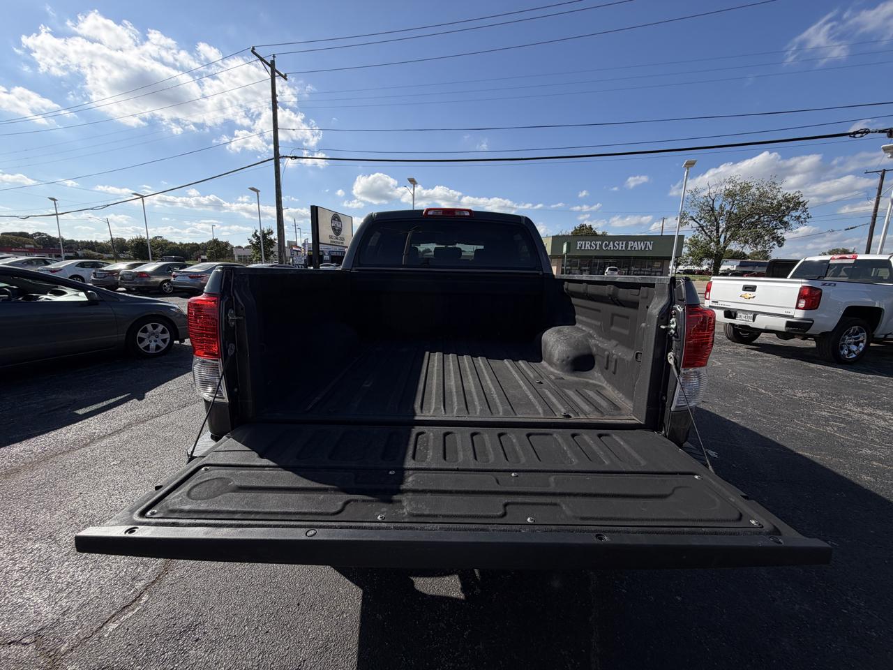 Toyota Tundra Tundra-Grade CrewMax 4.6L 2WD 2013
