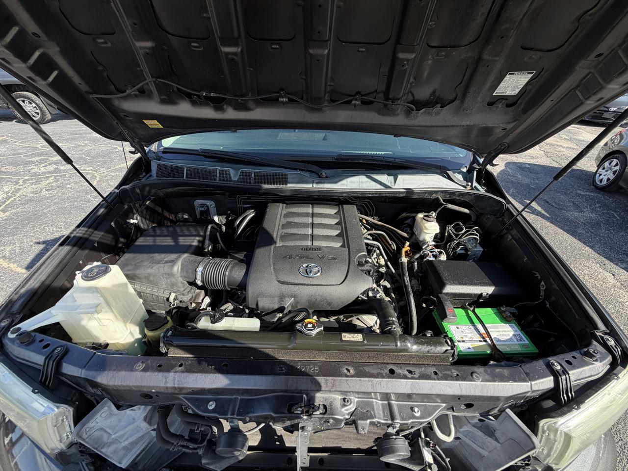Toyota Tundra Tundra-Grade CrewMax 4.6L 2WD 2013