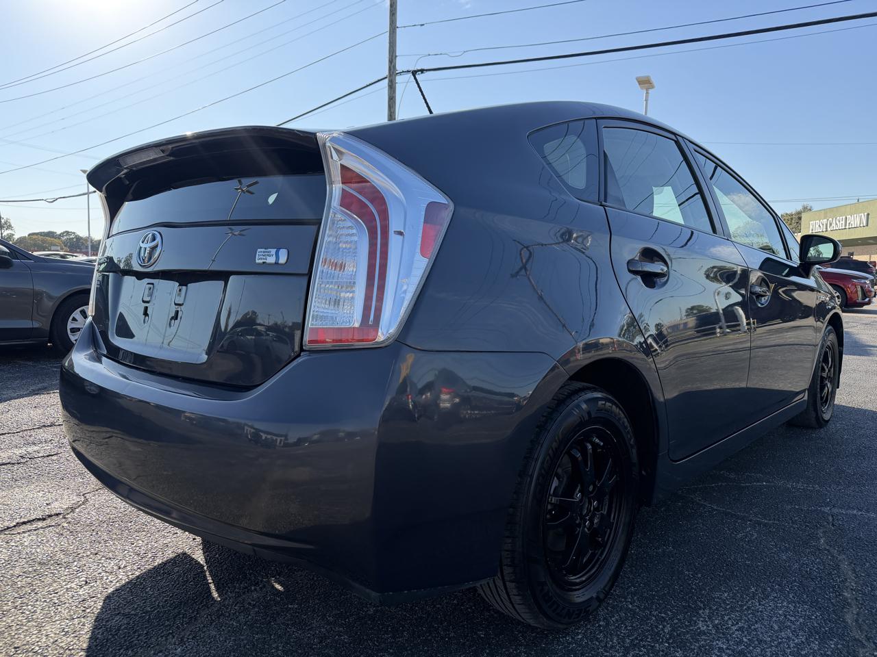 Toyota Prius Prius V 2012