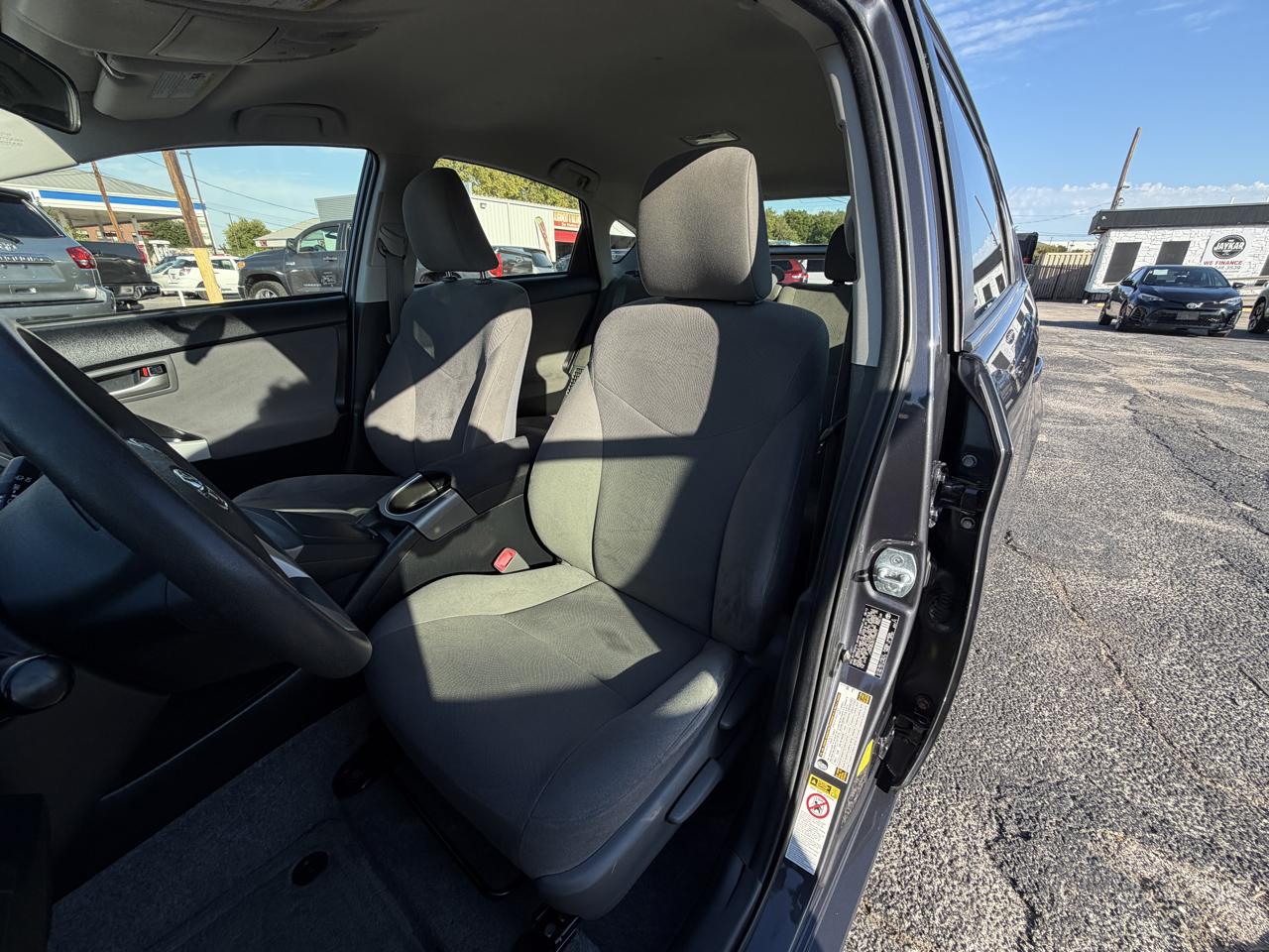 Toyota Prius Prius V 2012