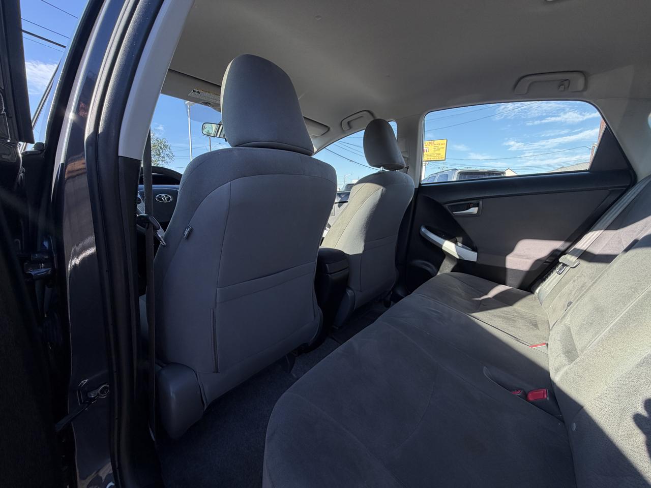 Toyota Prius Prius V 2012