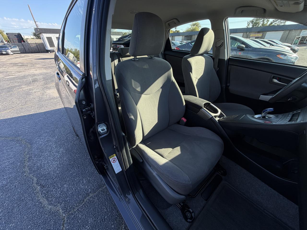 Toyota Prius Prius V 2012