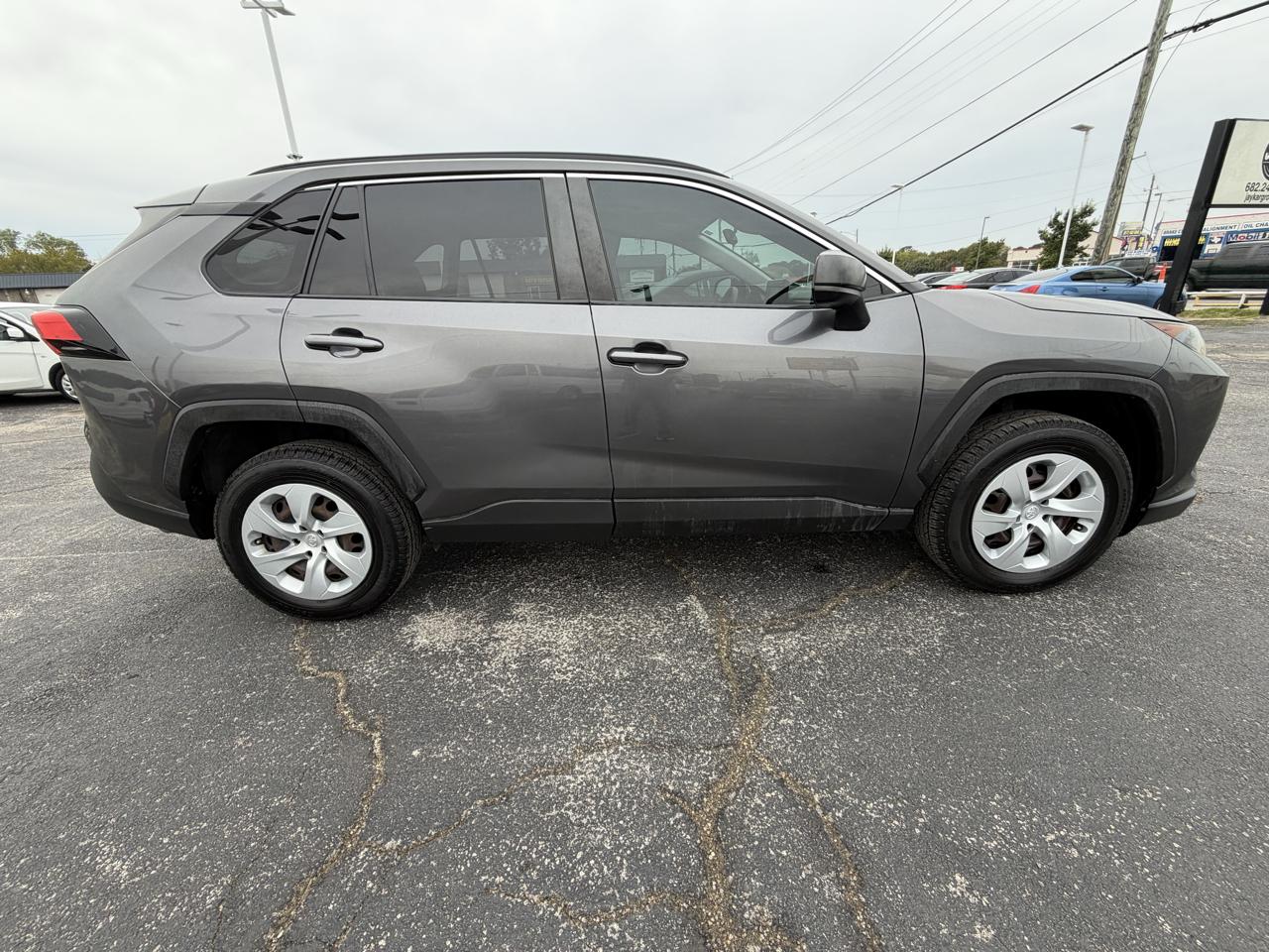 Toyota RAV4 LE 2019